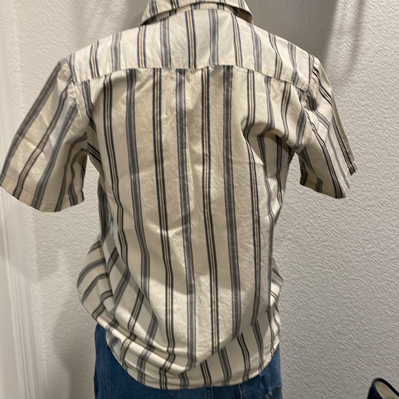 Volcom cotton button down in tan with vertical stripes. Size Youth 12Y /EU L. - Picture 6 of 10